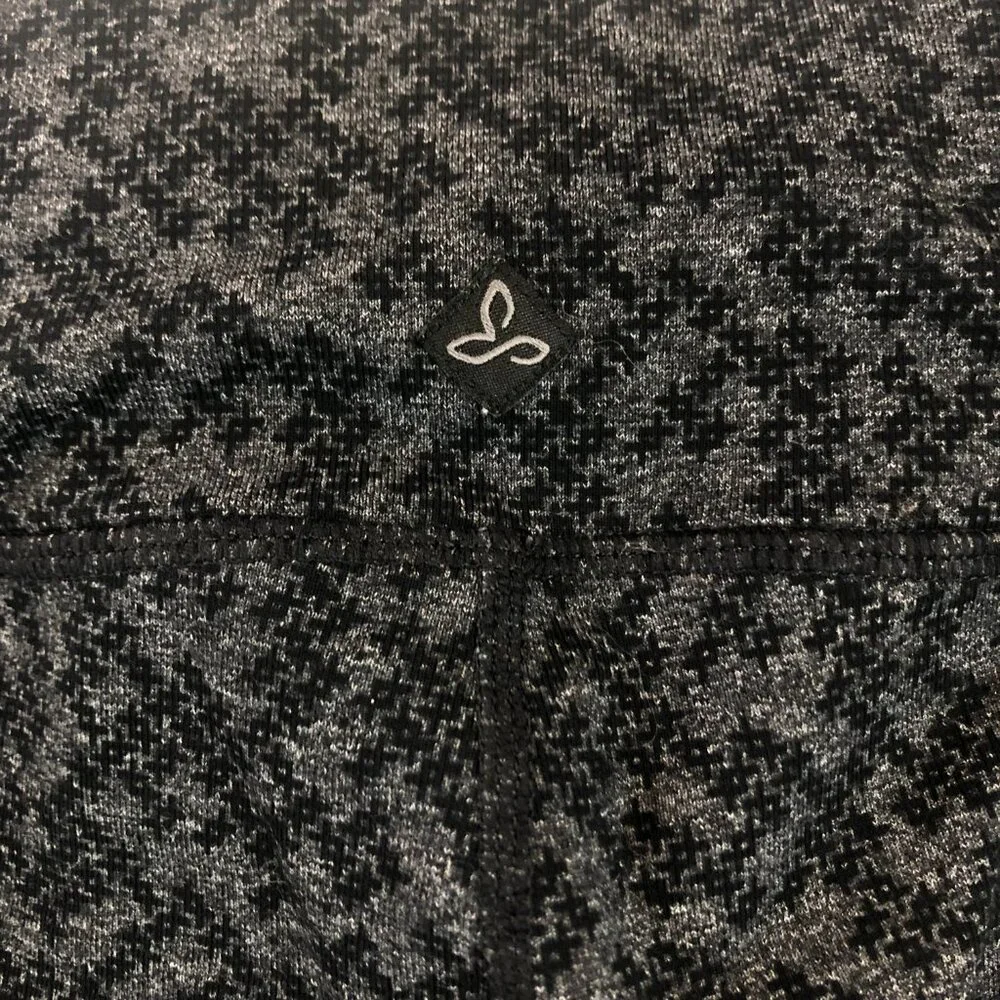 Prana Ashley Gray & Black Cropped Yoga Legging - Picture 4 of 8